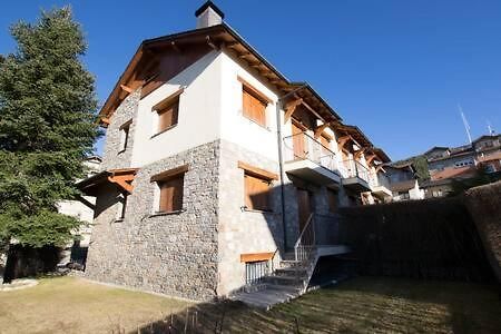 Casa Amb Jardi Alp Apartment Bagian luar foto