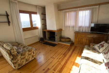 Casa Amb Jardi Alp Apartment Bagian luar foto