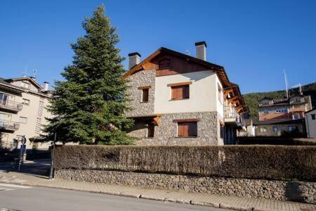 Casa Amb Jardi Alp Apartment Bagian luar foto